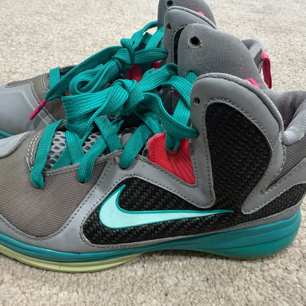 Nike Kids' Gray and Teal Sneakers. Size 2y